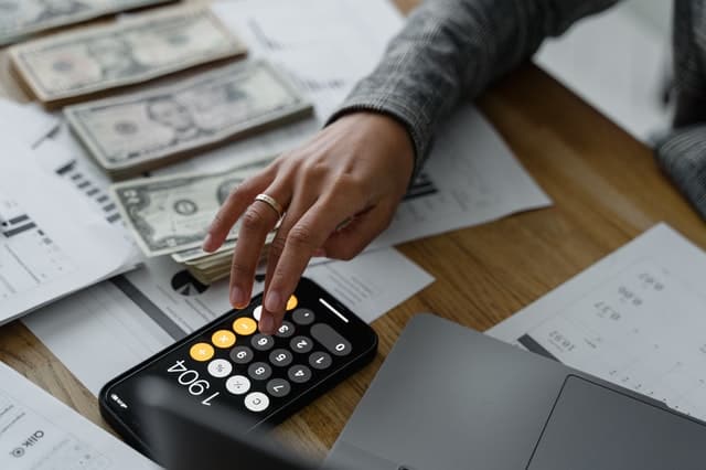 Payroll Management: When and How It Is Worth to Outsource
